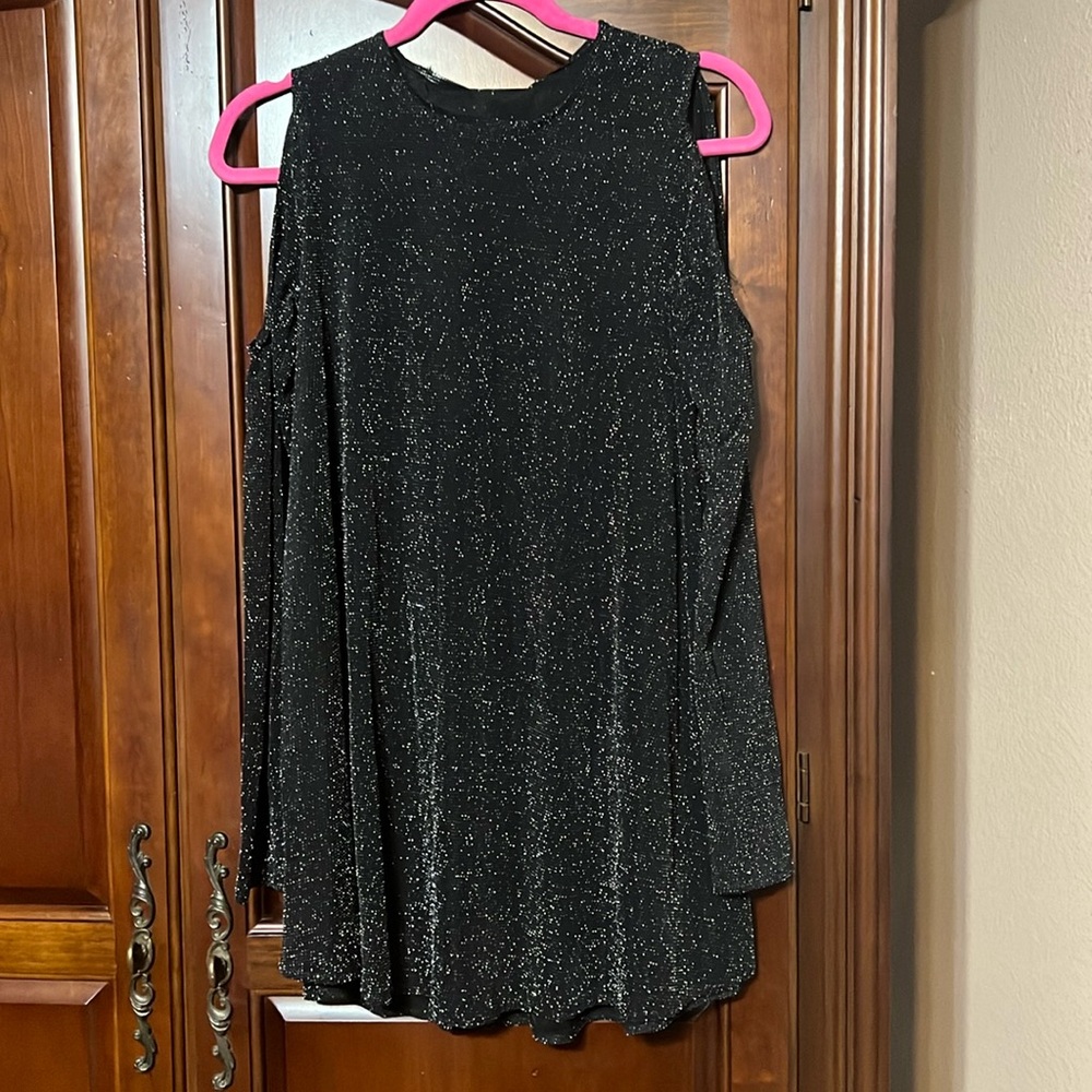 SHOW ME YOUR MUMU black sparkly long sleeves Size XS oversized NWT
